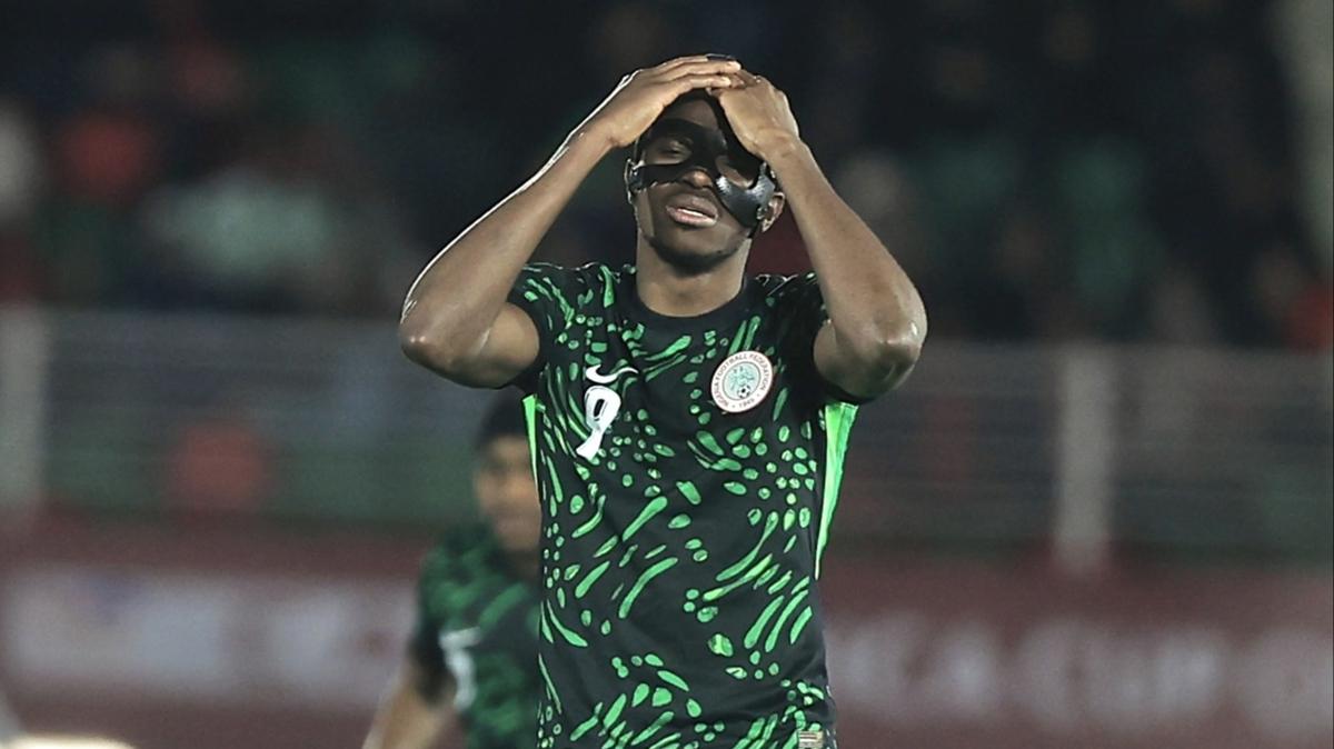 Manchester United Nijerya Milli Tak�m� victor osimhen foto�raflar� resimleri