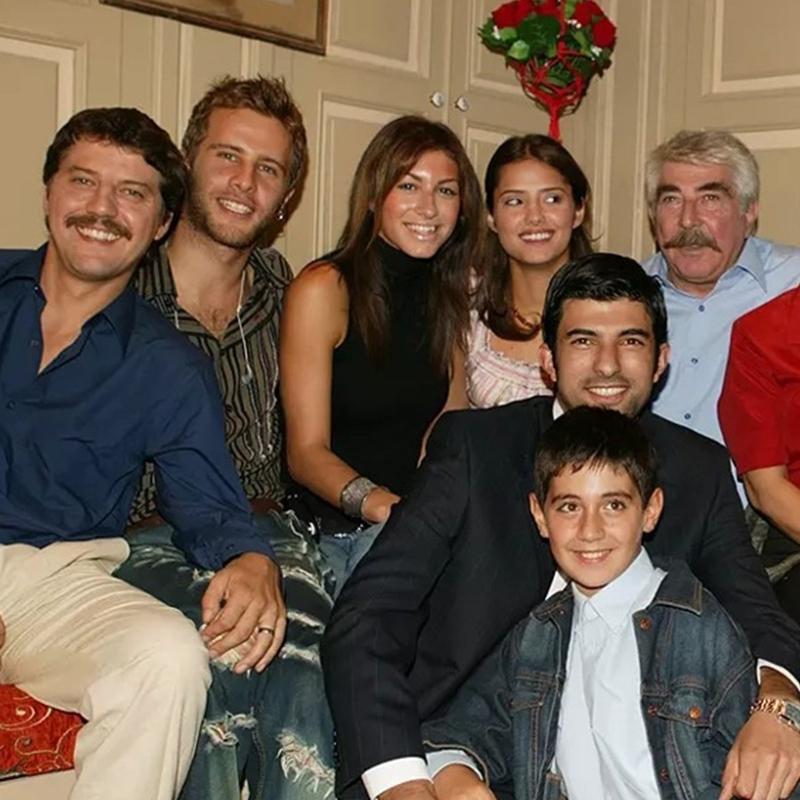 Yabanc� Damat'�n y�ld�zlar�ndan yeni dizi! Y�llar sonra ayn� projedeler