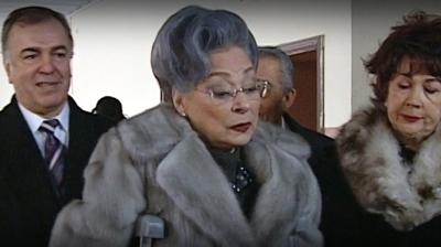 Yabanc� Damat'�n Eftelya's�yd�... T�lin Oral'a bir de �imdi bak�n!