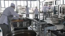 CHP'li belediye a�evi yemeklerini satt�! Ger�ekleri duyunca oturumu kapatt�lar