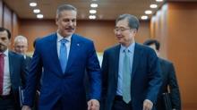 Bakan Fidan, mevkida�� Cho ile bir araya geldi