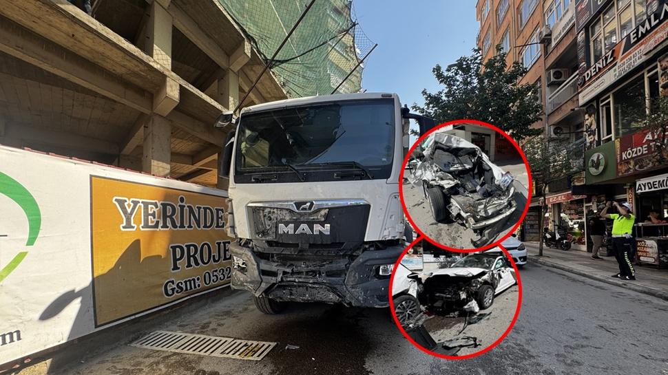 Ortalık savaş alanına döndü! Freni patlayan kamyon 10 aracı biçti