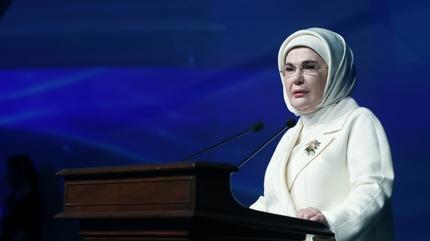 COP31 yolunda tarihi kilometre ta��: Emine Erdo�an S�f�r At�k Forumu'nda konu�tu