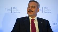 Bakan Fidan, T�KA'n�n Arakanl� M�sl�manlara y�nelik insani yard�m faaliyetlerini inceledi