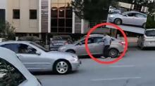 Sokak ortas�nda pompal� t�fekle pusu! Eski sevgili deh�eti kamerada