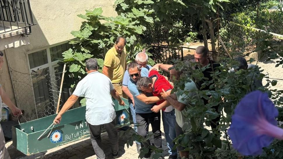 Antalya'da kahreden olay: Bahçesinde ölü bulundu