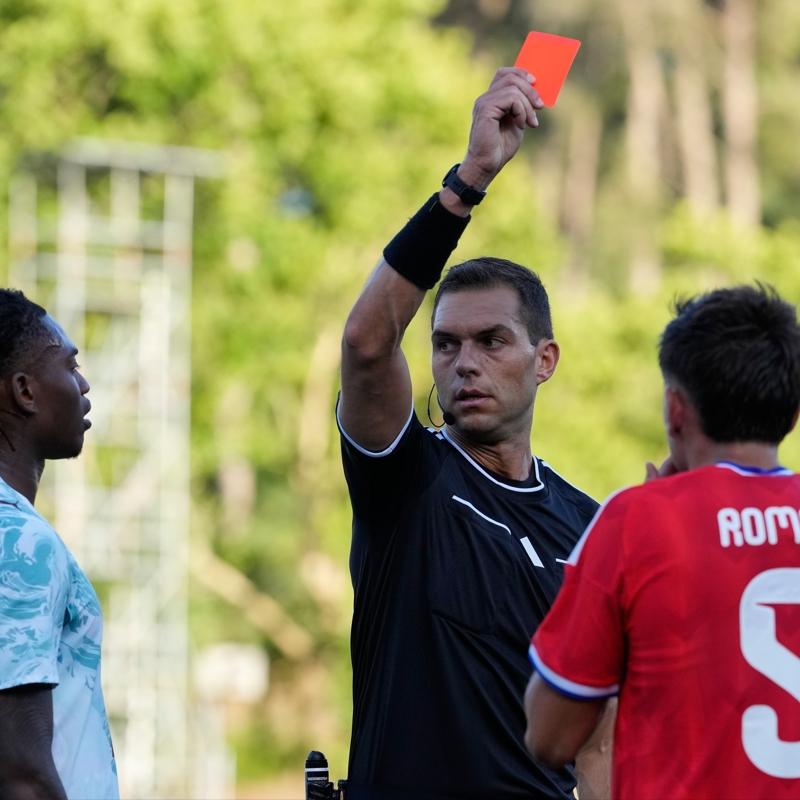 Rafael Leao'dan olay hareket! Haz�rl�k ma��nda yumruk att�