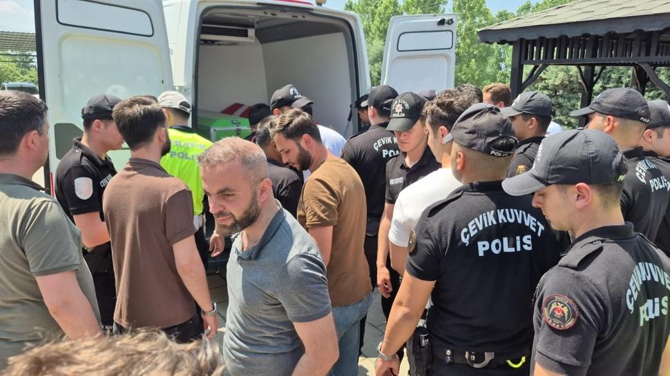3 gündür ağır grip geçiriyordu! Genç polis memuru evinde hay
