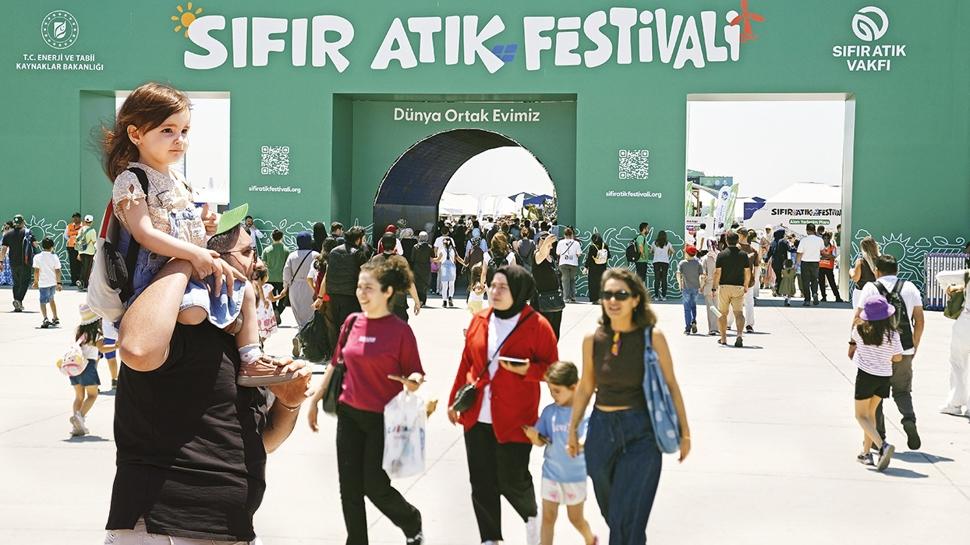 E�lendiren ve ��reten festival bug�n bitiyor! At�ks�z ya�ama muhte�em veda
