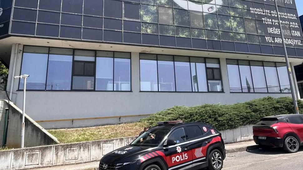 Maltepe'de Otokoç binasına silahlı saldırı! Soruşturma başla
