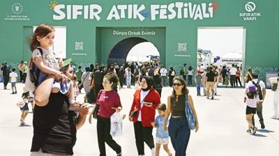 E�lendiren ve ��reten festival bug�n bitiyor! At�ks�z ya�ama muhte�em veda