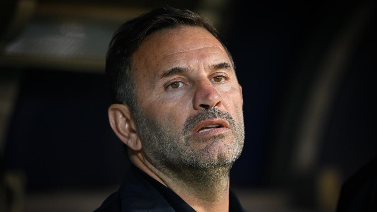 okan buruk galatasaray futbol foto�raflar� resimleri