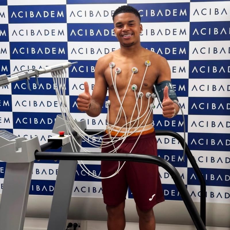 Trabzonspor'un yeni transferi Saviolo sa�l�k kontrollerinden ge�ti