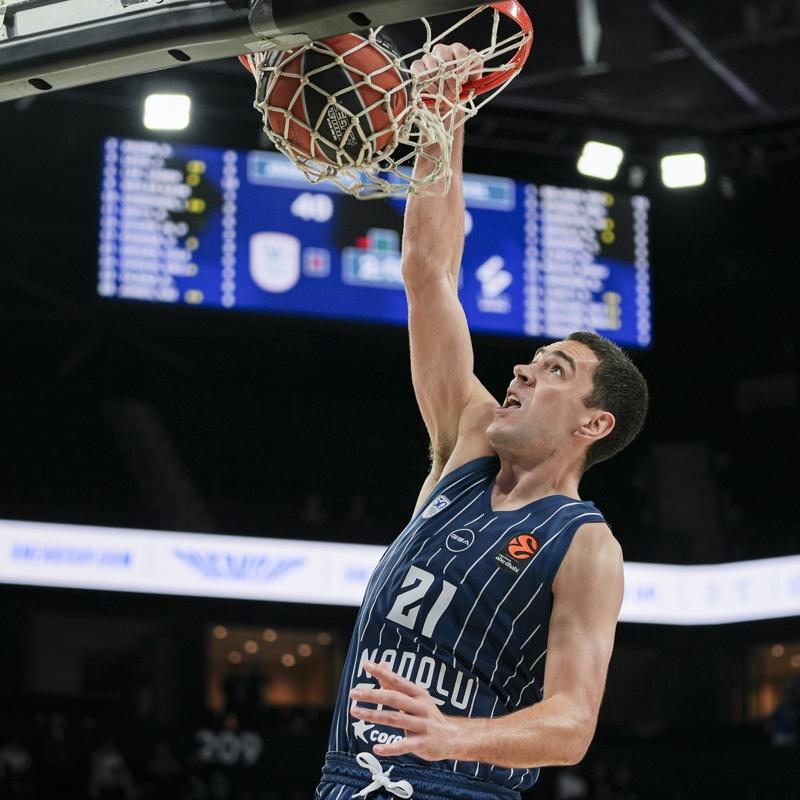 Anadolu Efes, Cole Swider ile yollar�n� ay�rd�!