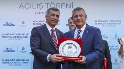 CHP'de koltu�u kapan b�rakm�yor! Partisindeki vekil borsas�na ate� p�sk�rd�