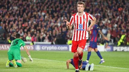 Juventus harekete ge�ti: Alexander S�rloth'un bonservisi belli oldu!