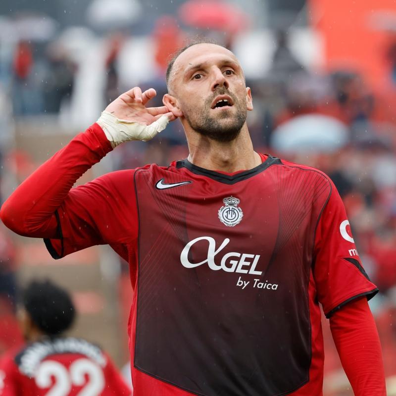 Vedat Muriqi 15'e tamam