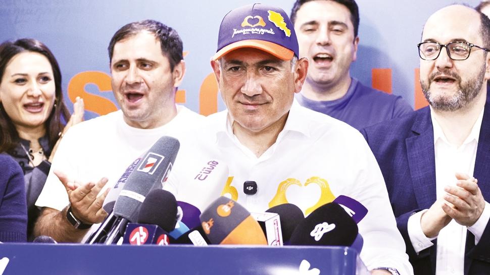 Zafer gecesinde ‘Türkiye ile sınırları açalım' mes