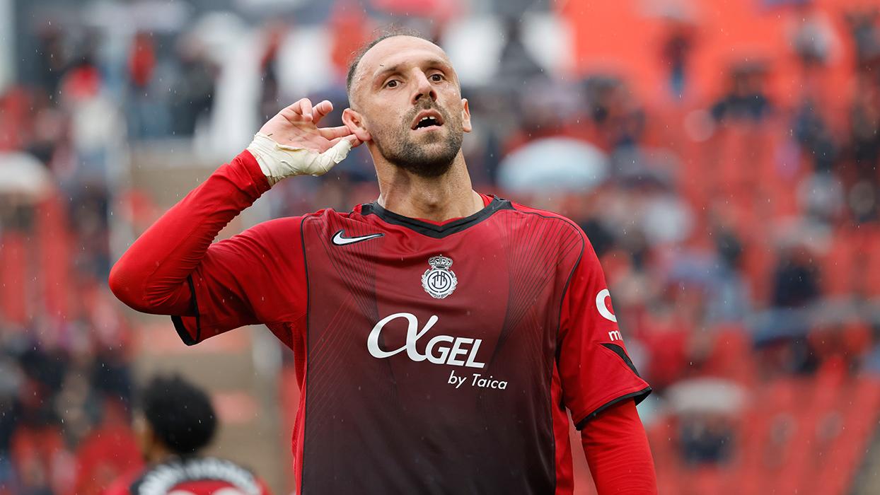 Aziz Yıldırım'dan ilk transfer hamlesi: Vedat Muriqi