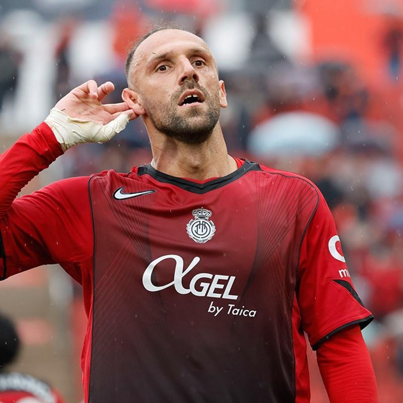 Aziz Y�ld�r�m'dan ilk transfer hamlesi: Vedat Muriqi