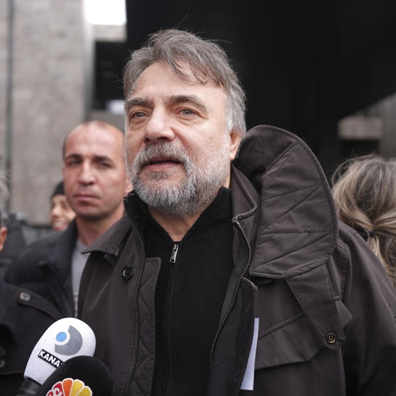 Oktay Kaynarca'n�n �nl� olmadan �nceki mesle�i �a��rt�yor! Me�er oyunculuktan �nce...