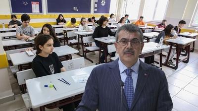Bakan Tekin: Cuma g�n� okullar tatil edildi