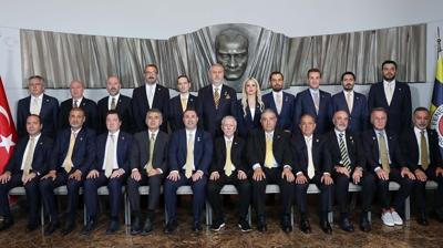 Fenerbah�e'de Aziz Y�ld�r�m y�netimi, ilk toplant�s�n� yapt�