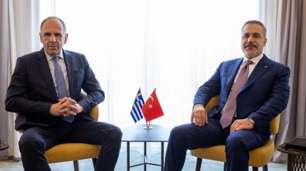 Bakan Fidan, Yunanistan D��i�leri Bakan� Yerapetritis ile g�r��t�