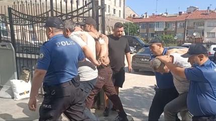 Eski�ehir'de bek�iyi darp etmi�lerdi: 2 ��pheli tutukland�