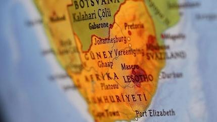 G�ney Afrika'da silahl� sald�r�: 12 ki�i hayat�n� kaybetti