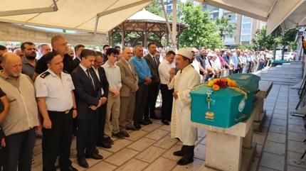 Manisa'da cenaze g�n� ikinci �ok... Dostunun ac�s�na kalbi dayanmad�