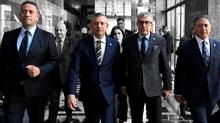 Aksakal'dan teklife do�rulama! �zg�r �zel'in ''B plan�'' de�ifre oldu