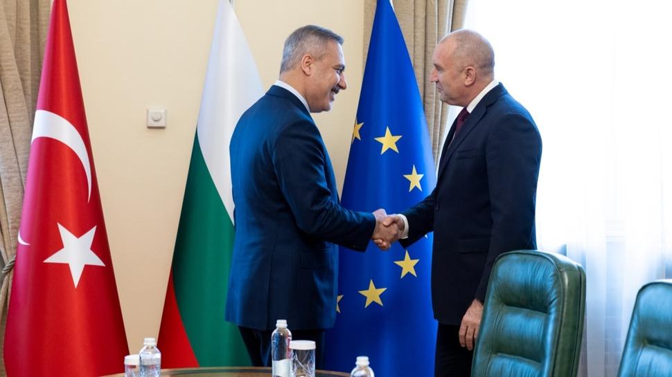 Bakan Fidan Bulgaristan'da! Başbakanı Radev ile görüştü