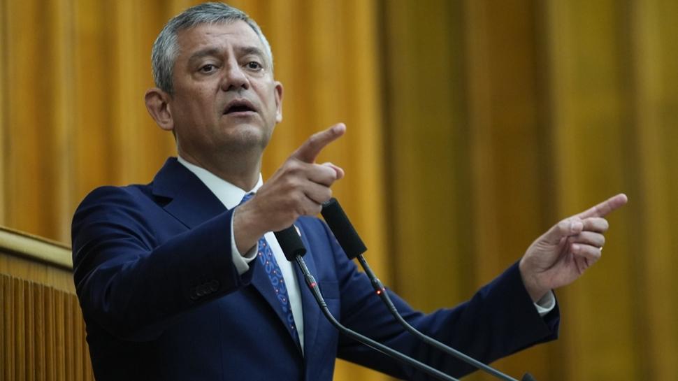 CHP'de kaos bitmiyor! �zg�r �zel ekibi PM'den istifa etti