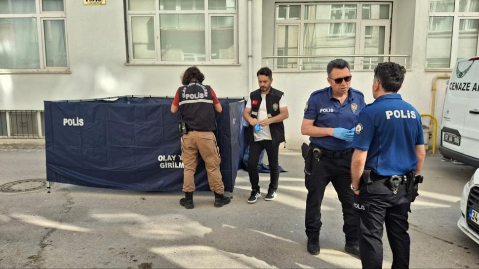 Pencerede dengesini kaybetti! Yaşlı adam beton zemine düştü