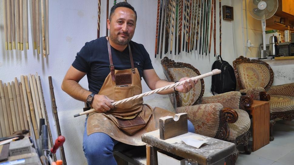 Sınıfta İngilizce, atölyede asırlık zanaat! Dedesi