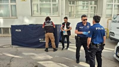 Pencerede dengesini kaybetti! Ya�l� adam beton zemine d��t�