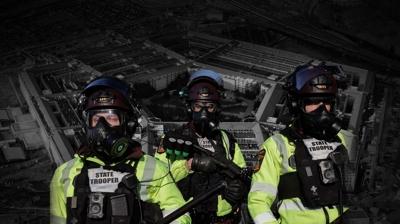 Pentagon'da KBRN kabusu: Polisler gaz maskelerini takt� bina tahliye ediliyor