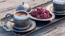 Ya�lar� cay�r cay�r yak�yor: Sabahlar� a� karn�na bir fincan i�in