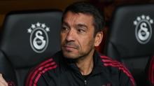Liverpool'da Giovanni van Bronckhorst ile yollar ayr�ld�
