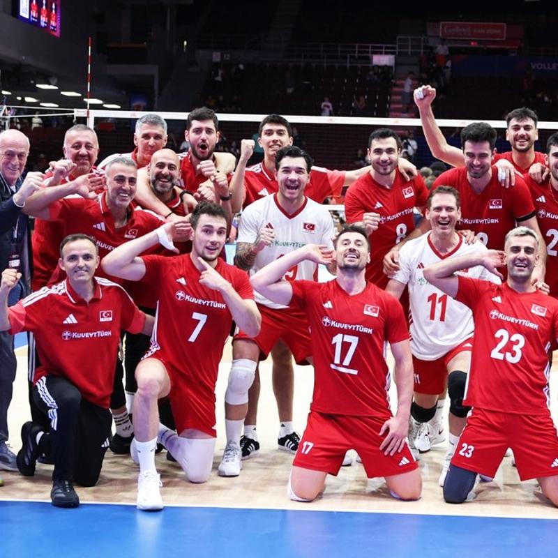 Efeler, Fransa'ya set vermeden kazand�