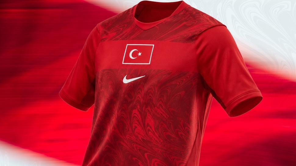 Milliler Avustralya karşısında kırmızı formayla sahada