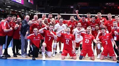 Efeler, Fransa'ya set vermeden kazand�