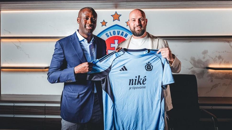Efsane futbolcu Yaya Toure, teknik direktörlüğe başladı