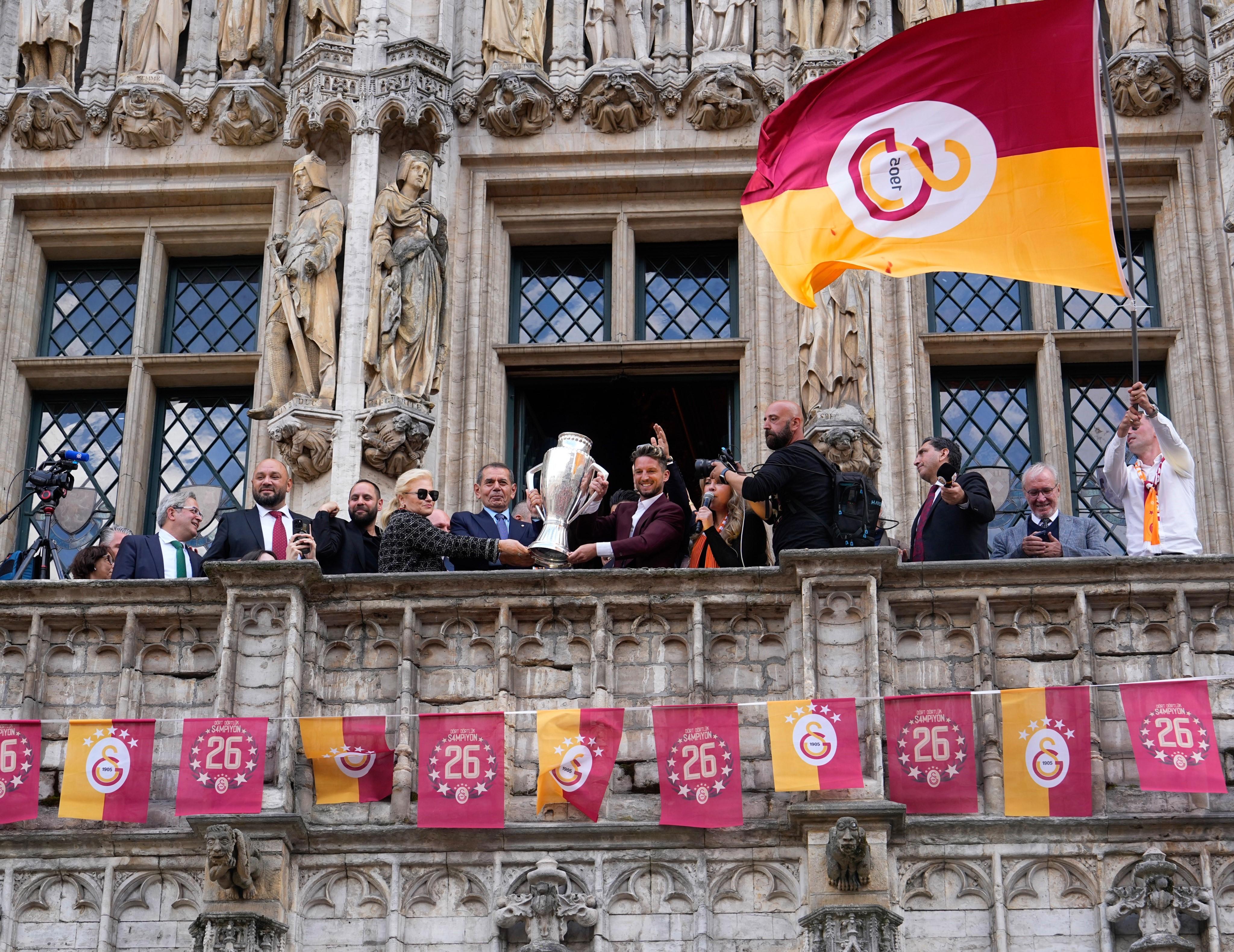 Galatasaray �ampiyonluk co�kusunu Br�ksel'de ya�ad�