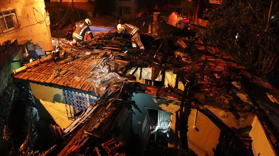 Gaziosmanpaşa'da korkutan yangın! Alevler gecekonduları sardı