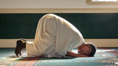 Cuma namaz� nas�l k�l�n�r? Cuma namaz� ka� rek�t, nas�l niyet edilir?