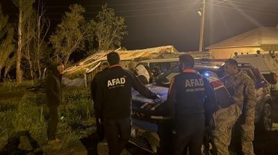 Hakkari'de yaylada mahsur kalan 8 ki�i kurtar�ld�