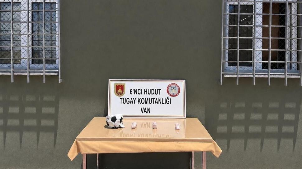 Van sınır hattında zehir tacirlerine operasyon
