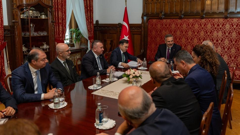 Bakan Fidan Moskova'da Türk iş insanlarıyla buluştu